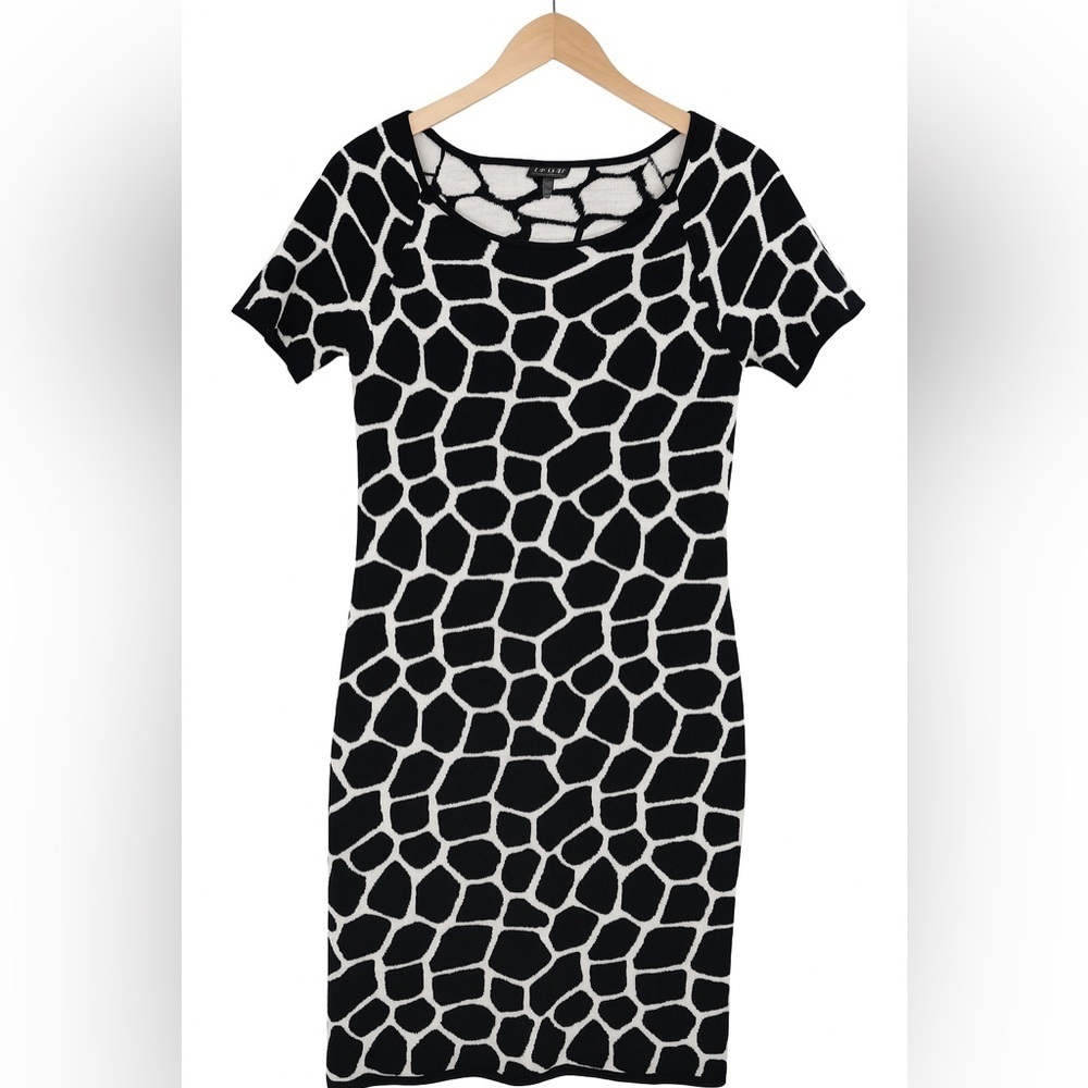 Talbots Women’s Dress – Size Small
Black & Cream Giraffe Print | Short Sleeve